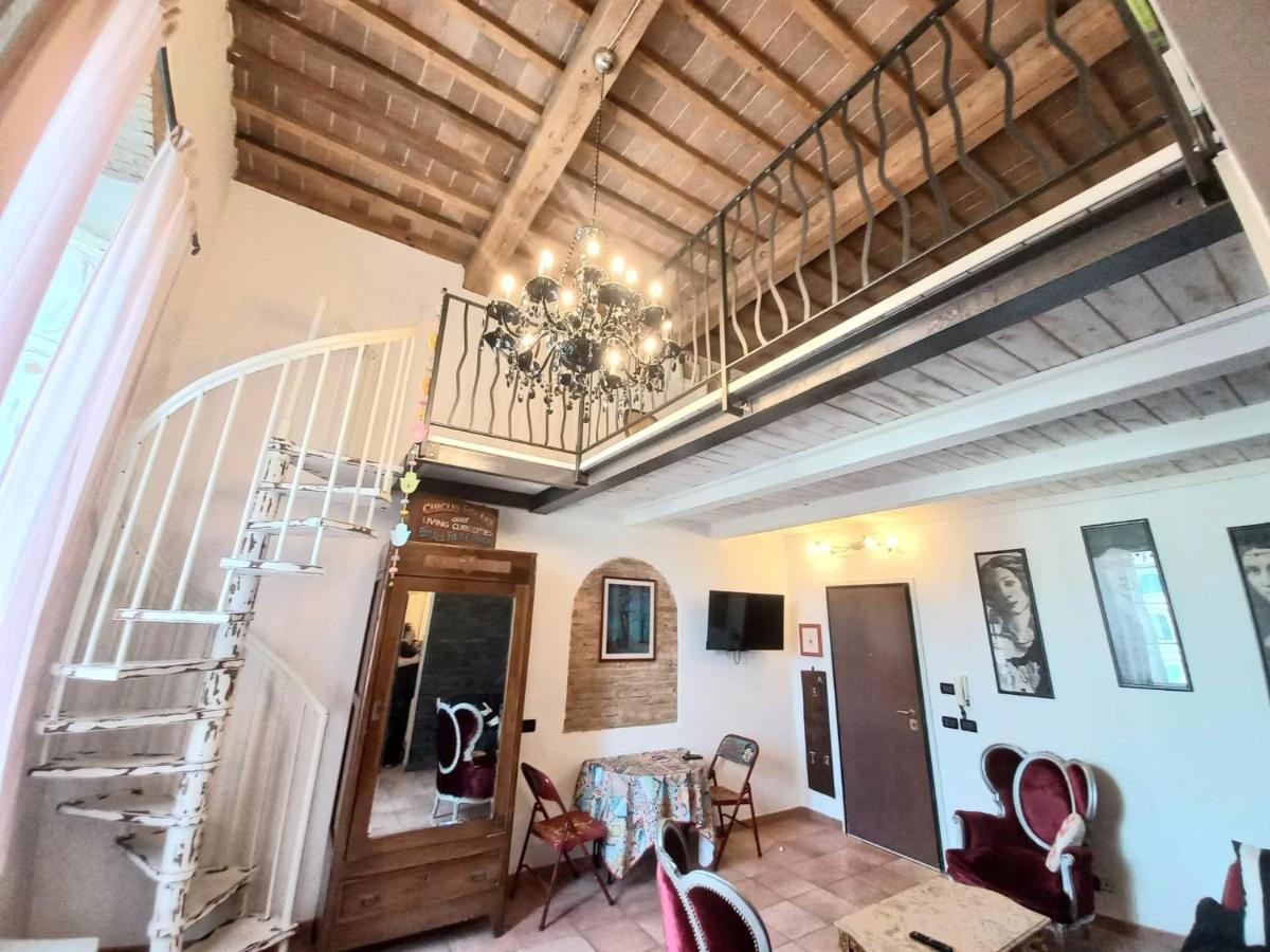ליבורנו L'Ora Delle Streghe B&B Centralissimo מראה חיצוני תמונה