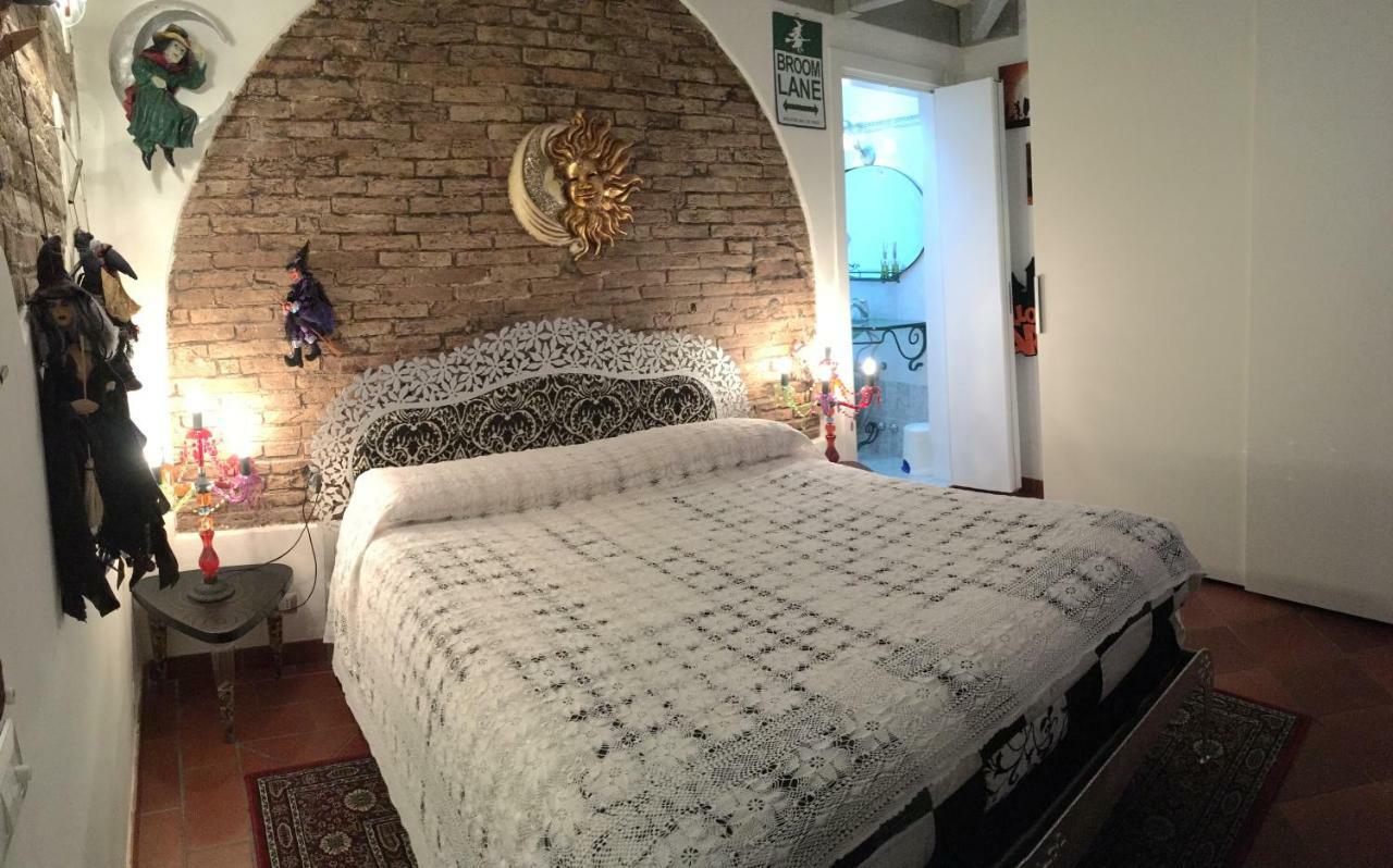 ליבורנו L'Ora Delle Streghe B&B Centralissimo מראה חיצוני תמונה